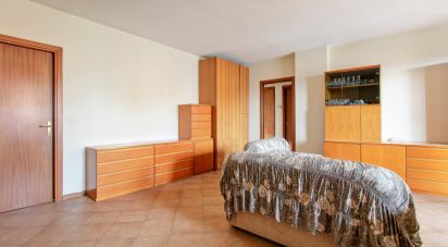 Appartamento 5 locali di 98 m² a Roma (00184)
