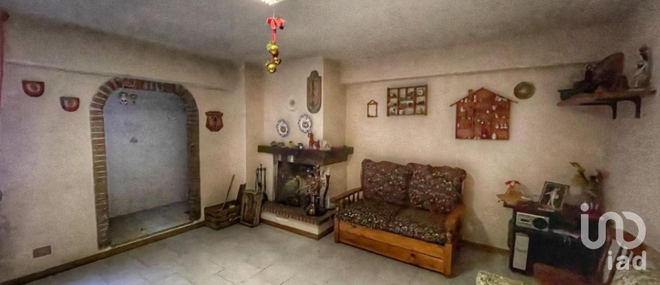 Farm 5 rooms of 270 m² in Fonte Nuova (00013)