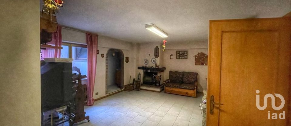 Farm 5 rooms of 270 m² in Fonte Nuova (00013)