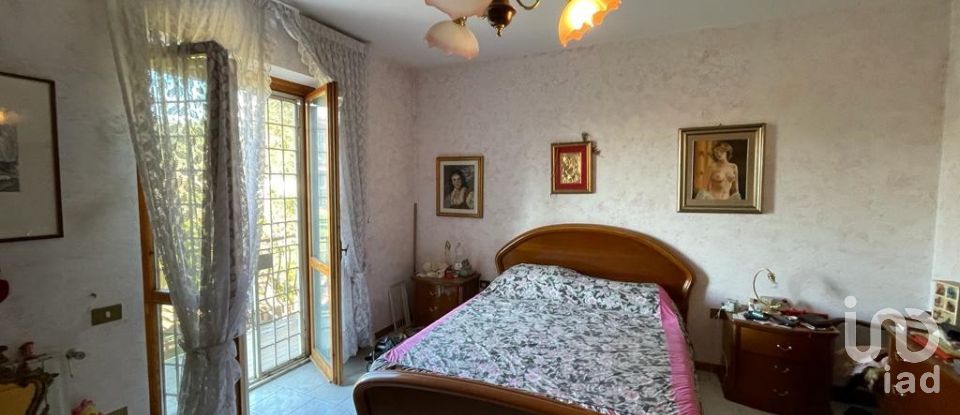 Farm 5 rooms of 270 m² in Fonte Nuova (00013)