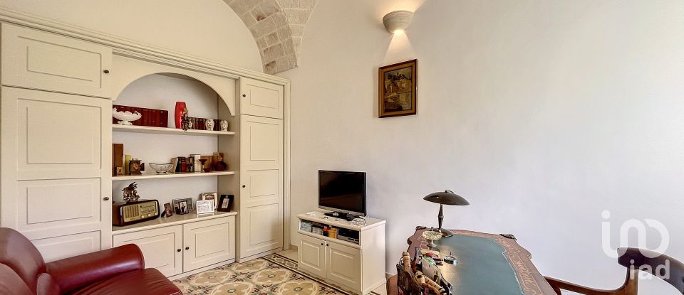 House 5 rooms of 105 m² in Ostuni (72017)