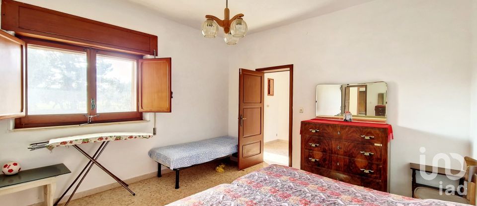 Farm 3 rooms of 120 m² in Carovigno (72012)