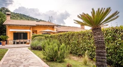Villa Bifamiliare 6 locali di 210 m² in Tivoli (00019)