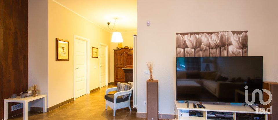 Villa Bifamiliare 6 locali di 210 m² in Tivoli (00019)