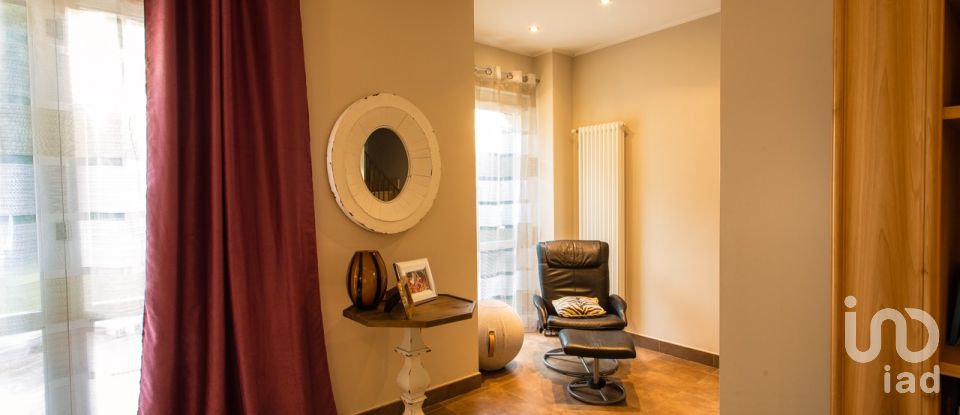 Villa Bifamiliare 6 locali di 210 m² in Tivoli (00019)