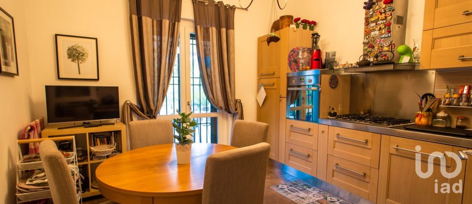 Villa Bifamiliare 6 locali di 210 m² in Tivoli (00019)