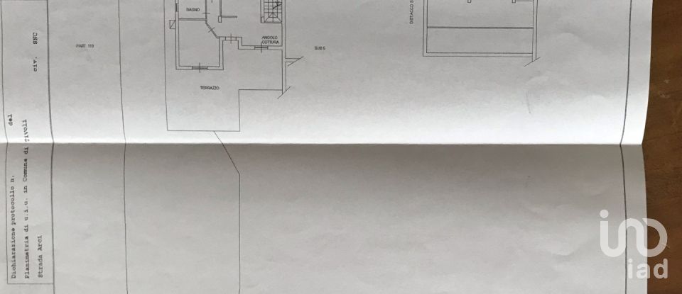 Villa Bifamiliare 6 locali di 210 m² in Tivoli (00019)