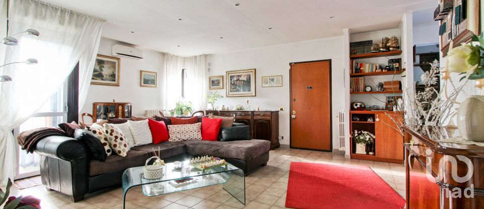 Four-room apartment of 126 m² in Roma (00135)