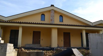 Villa a schiera 5 locali di 200 m² in Vicovaro (00029)