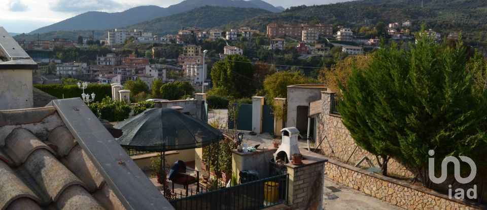 Villa a schiera 5 locali di 200 m² in Vicovaro (00029)