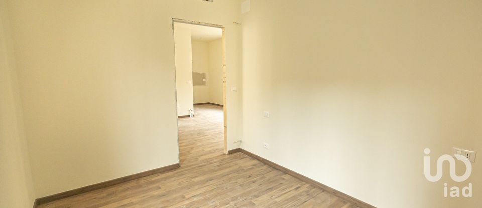 Town house 5 rooms of 72 m² in Genova (16163)