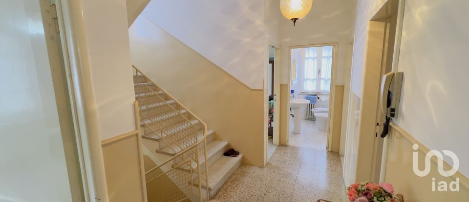 Casa 14 locali di 250 m² in Monsampietro Morico (63842)