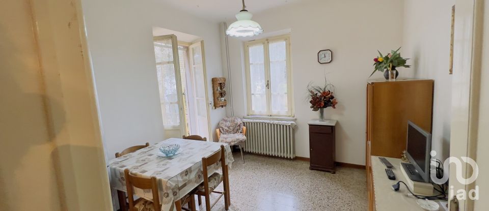 House 14 rooms of 250 m² in Monsampietro Morico (63842)
