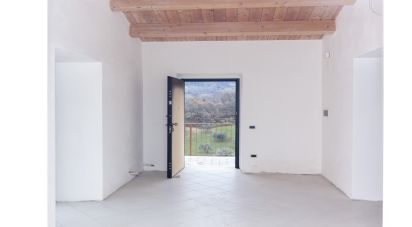 Apartment 7 rooms of 136 sq m in Penna Sant'Andrea (64039)