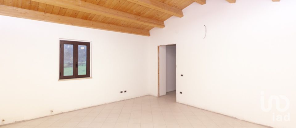 Apartment 7 rooms of 136 m² in Penna Sant'Andrea (64039)