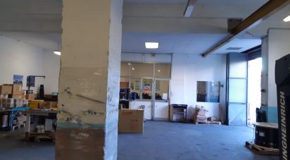 Capannone di 400 m² in Genova (16162)
