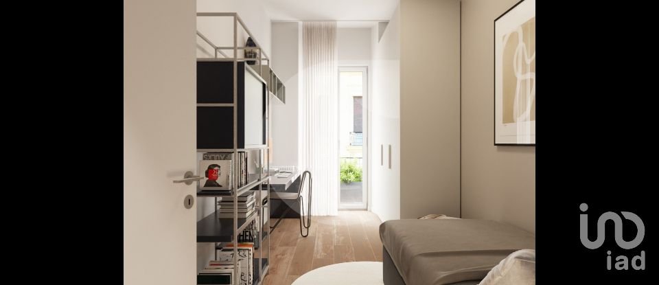 Three-room apartment of 70 m² in Torino (10141)