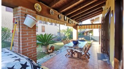 Casa indipendente / Villa 5 locali di 174 m² in Divignano (28010)