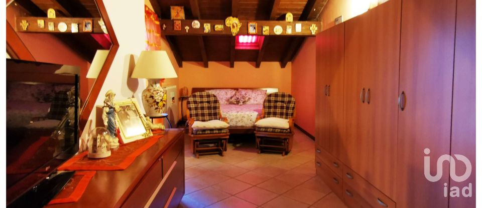 House 5 rooms of 174 m² in Divignano (28010)