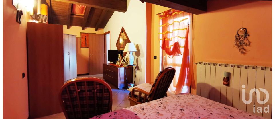 House 5 rooms of 174 m² in Divignano (28010)