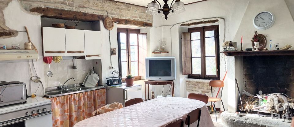 Rustico 6 locali di 230 m² in Petritoli (63848)