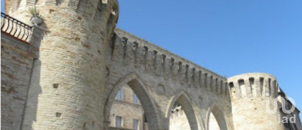 Rustico 6 locali di 230 m² in Petritoli (63848)