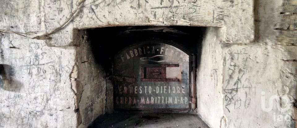 Rustico 6 locali di 230 m² in Petritoli (63848)