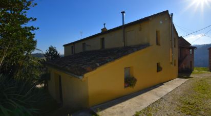 Rustico 11 locali di 295 m² in Sarnano (62028)