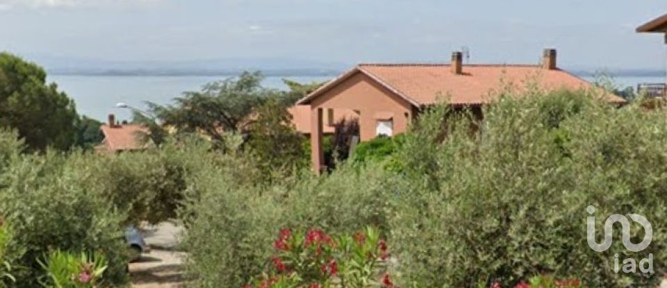 Villa 9 locali di 300 m² in Passignano sul Trasimeno (06065)