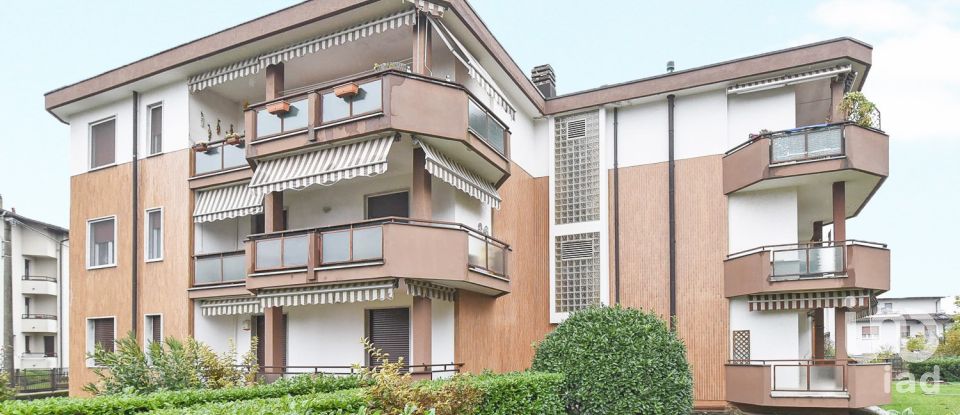Three-room apartment of 104 m² in Binago (22070)