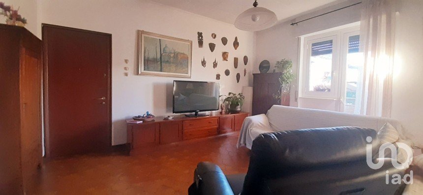 Quadrilocale di 112 m² a Oleggio Castello (28040)
