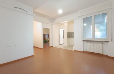 Three-room apartment of 60 m² in Genova (16149)