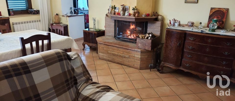 Casa indipendente 10 locali di 240 m² in Fermo (63900)