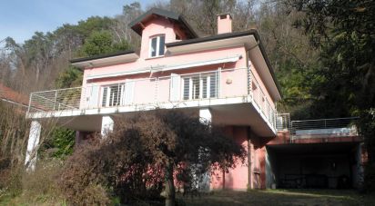 Casa indipendente / Villa 6 locali di 379 m² in Angera (21021)