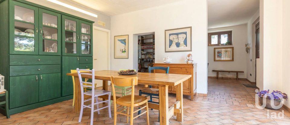 Town house 5 rooms of 435 m² in Macerata (62100)