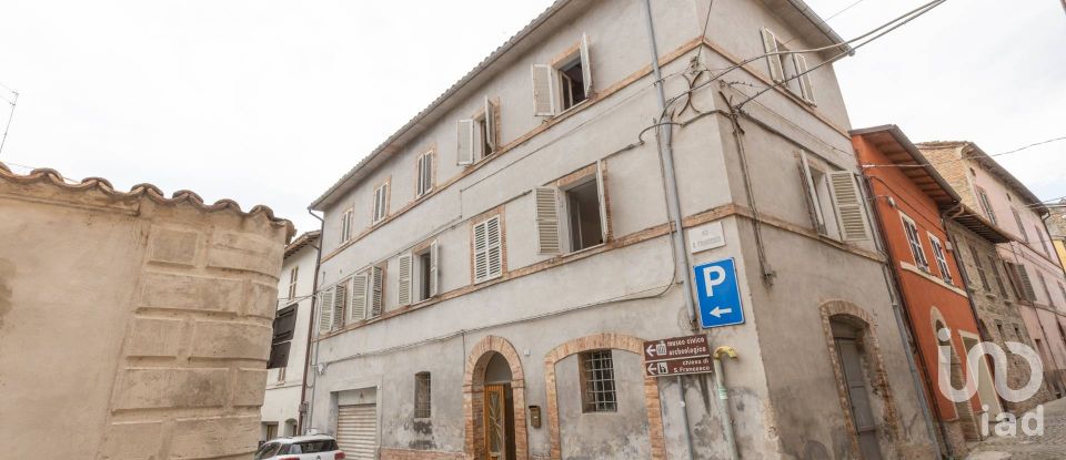 Town house 10 rooms of 352 m² in Matelica (62024)