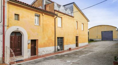 Casa 9 locali di 198 m² in Filottrano (60024)