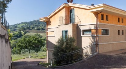 Traditional house 8 rooms of 300 m² in Cingoli (62011)