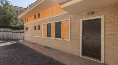 Villa a schiera 8 locali di 300 m² in Cingoli (62011)