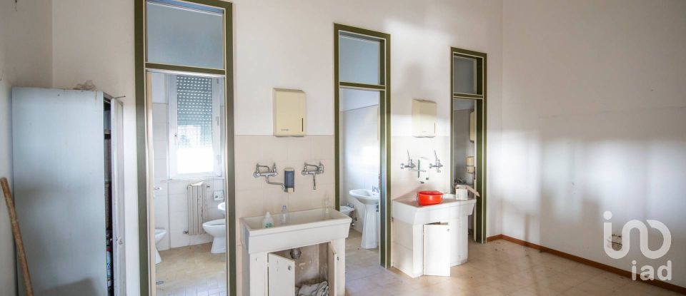 Capannone di 981 m² in Montefano (62010)