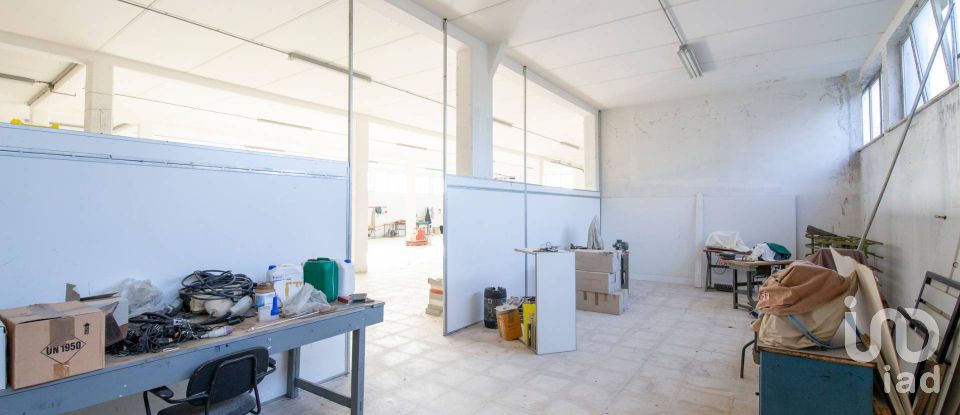 Warehouse of 981 m² in Montefano (62010)