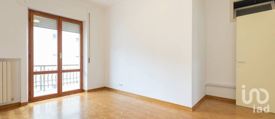 Apartment 9 rooms of 175 m² in Montegranaro (63812)