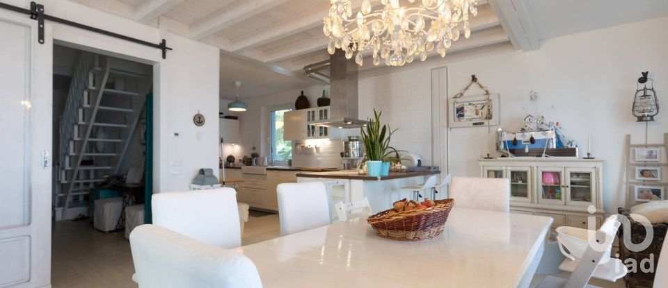 Farm 10 rooms of 319 m² in Pedaso (63827)