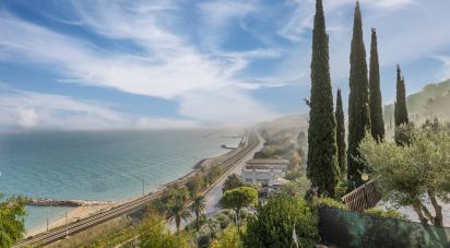 Casale 10 locali di 319 m² in Pedaso (63827)