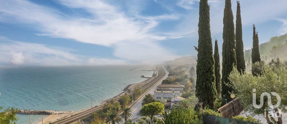 Farm 10 rooms of 319 m² in Pedaso (63827)