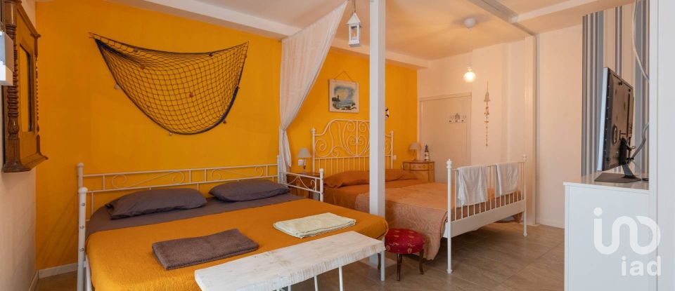 Farm 10 rooms of 319 m² in Pedaso (63827)