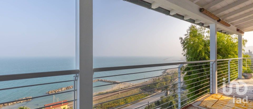 Farm 10 rooms of 319 m² in Pedaso (63827)