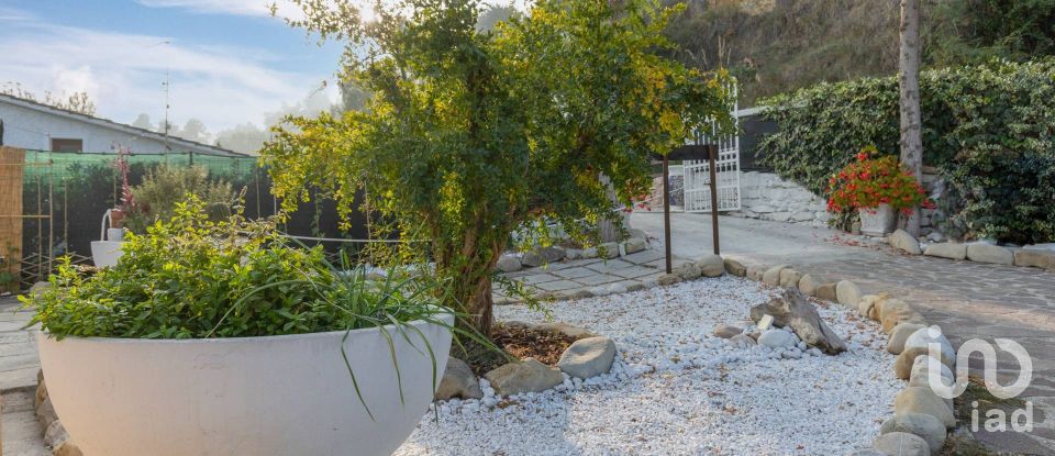 Farm 10 rooms of 319 m² in Pedaso (63827)