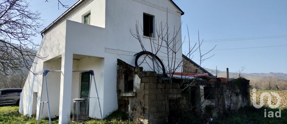Proprietà terriera 6 locali di 110 m² in Città Sant'Angelo (65013)