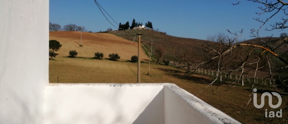 Proprietà terriera 6 locali di 110 m² in Città Sant'Angelo (65013)